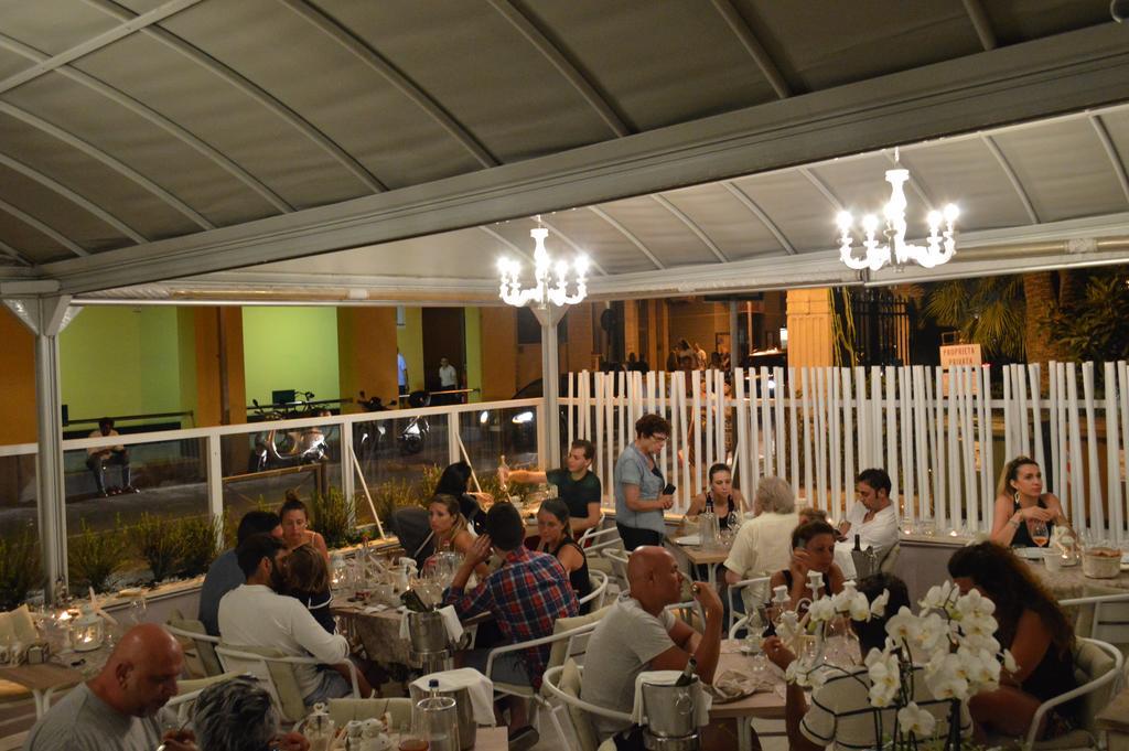 Hotel Continental Pietra Ligure Luaran gambar