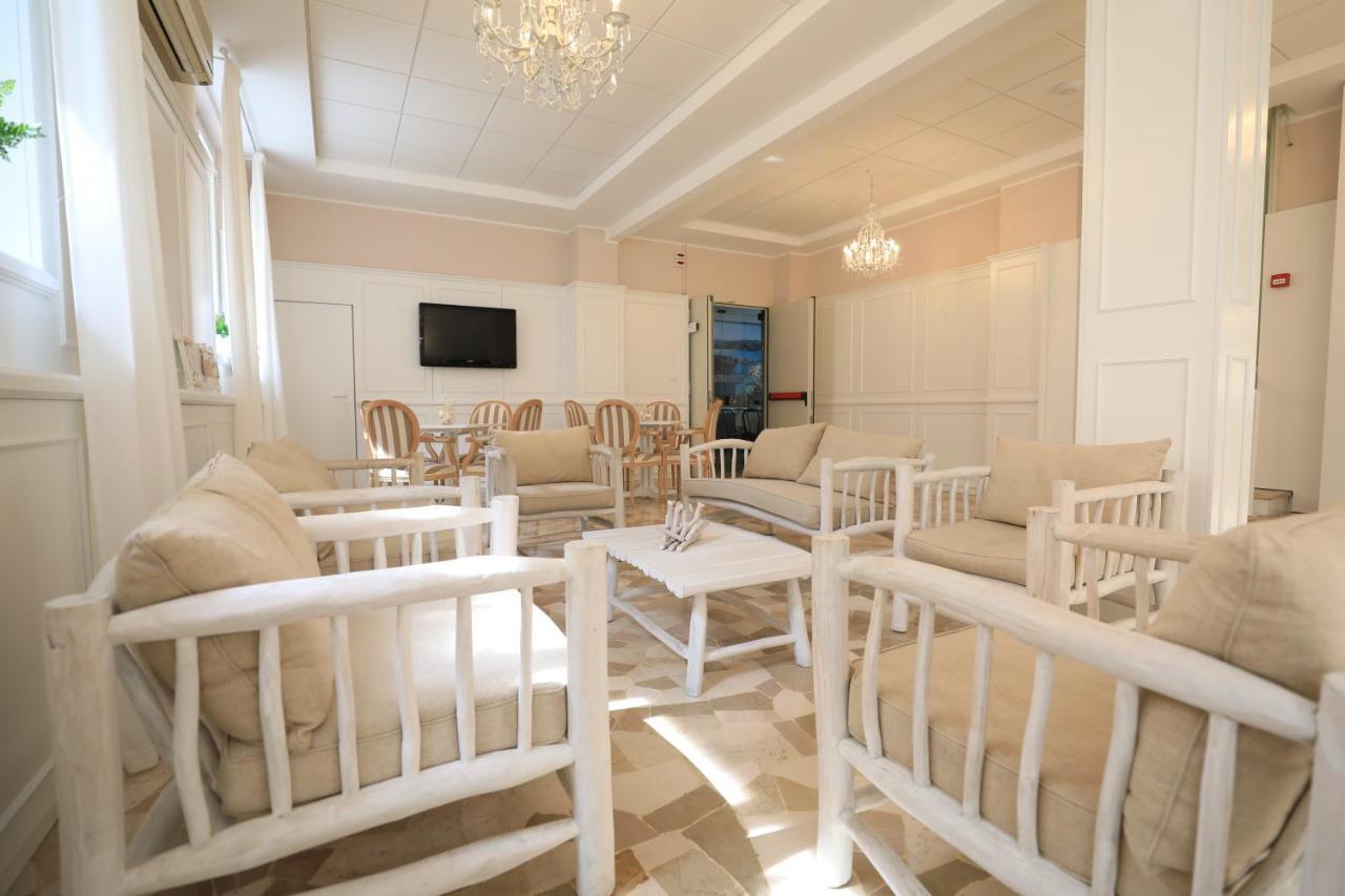 Hotel Continental Pietra Ligure Luaran gambar