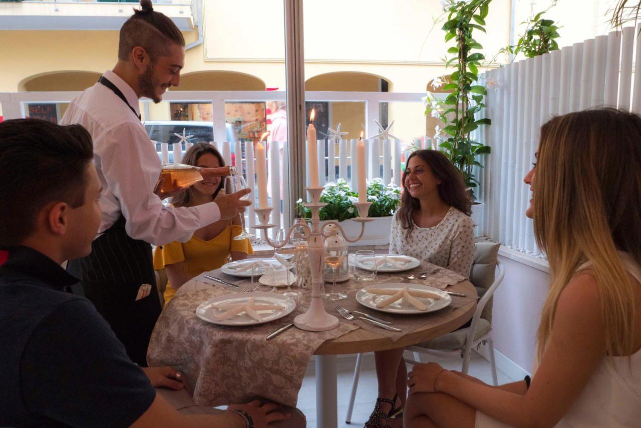 Hotel Continental Pietra Ligure Luaran gambar