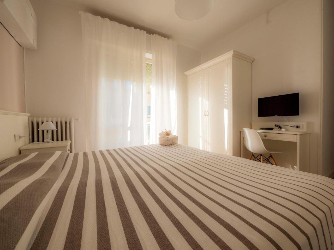 Hotel Continental Pietra Ligure Luaran gambar