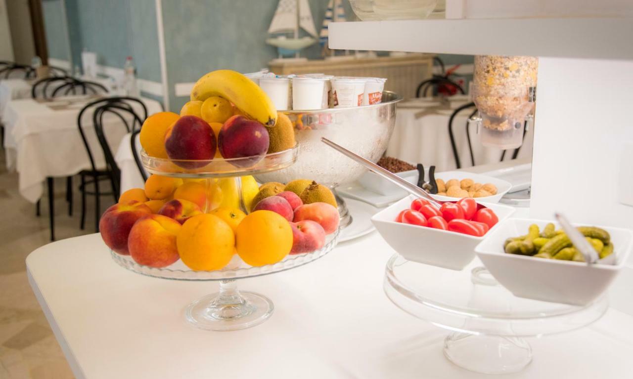 Hotel Continental Pietra Ligure Luaran gambar