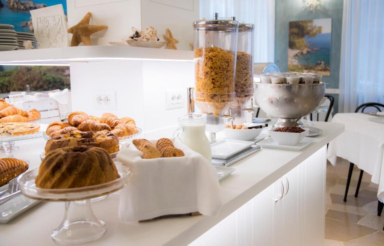 Hotel Continental Pietra Ligure Luaran gambar
