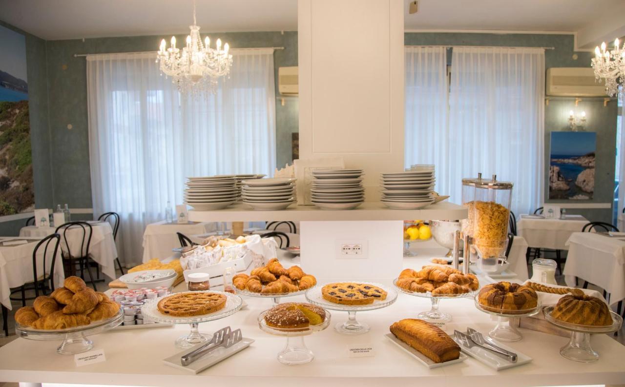 Hotel Continental Pietra Ligure Luaran gambar